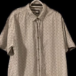 p d & c 2X white flower pattern button up